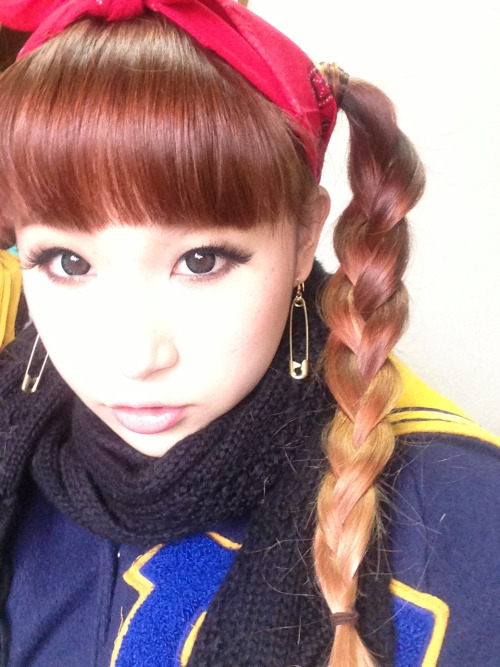 mikuro-mika: 今日はレコーディング！ 頑張るのだ！！ Today is Recording:-) I’ll be try my best!! Mika!