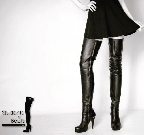 Have a nice SundayPic: Cleo in Black boots for StudentsOfBoots.com • • • [Werbung unbezahlt] • • •