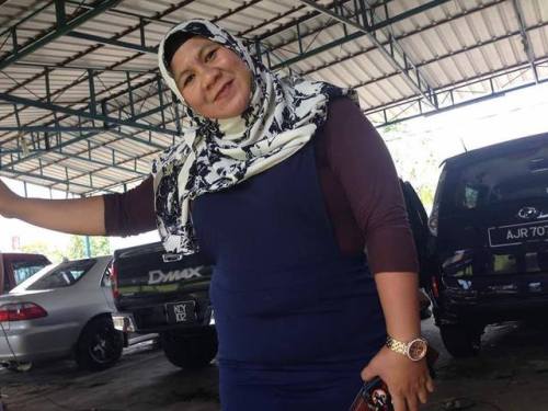 swagscandalbiniorangtacogoop:Mesti burit tembqm niGambar yg kat keta biru tu kat bukit raya kan