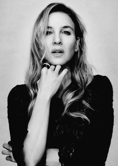 Renée Zellweger for The Fashion Post.