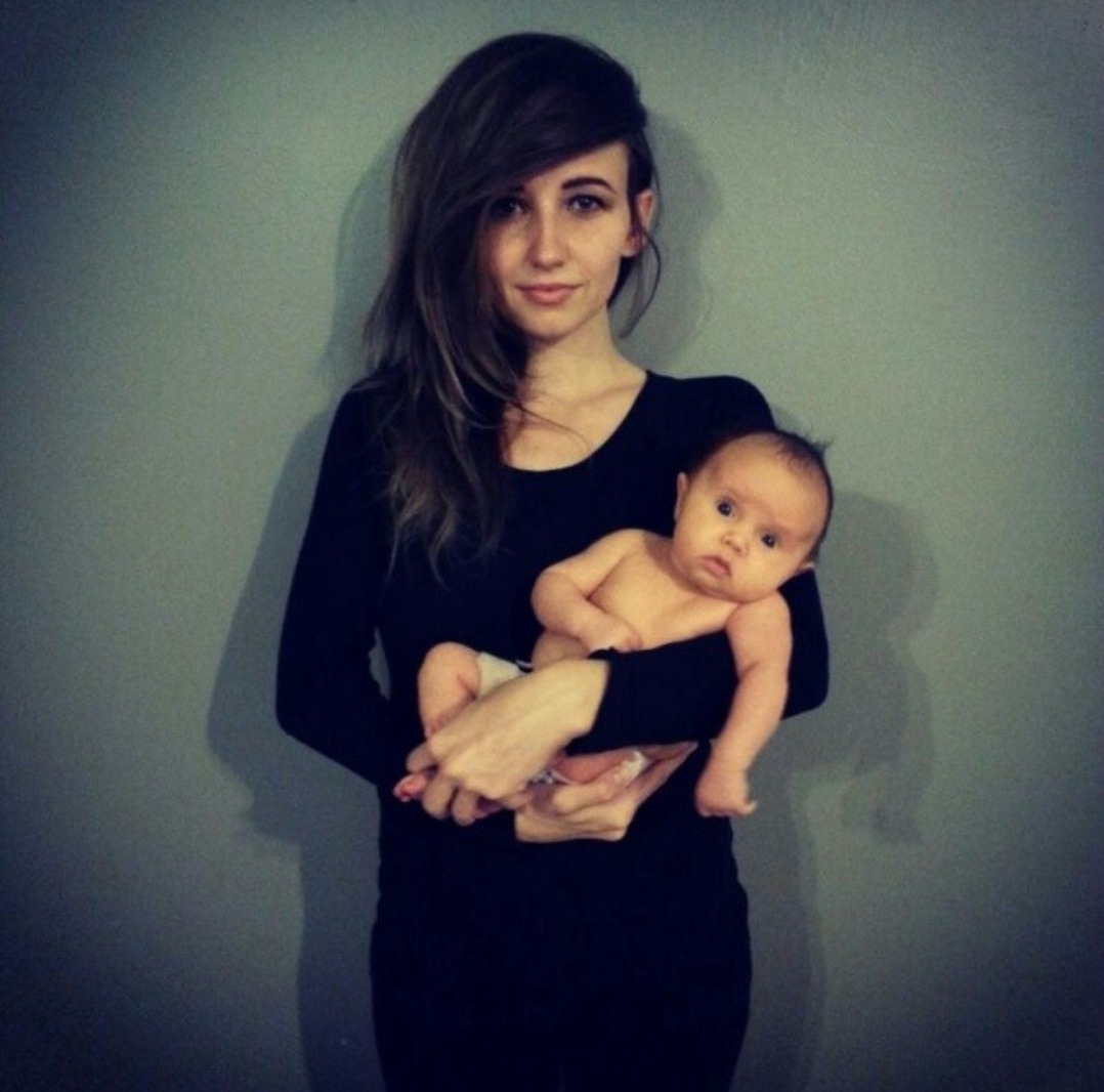 keepuporshutup:  lightsiberia:  Rocket is 6 weeks old today. She is just learning