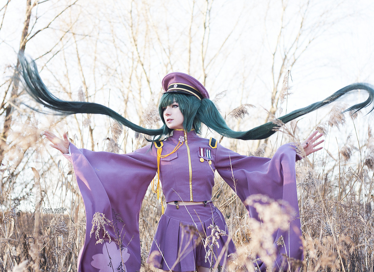 xsilverwolfie:  Cosplayer: @xsilverwolfie (Instagram: @joanwolfie)Hatsune Miku ver.