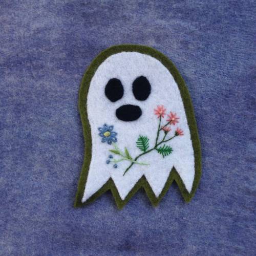snootyfoxfashion:Spooky Patches from FledermausCrafts