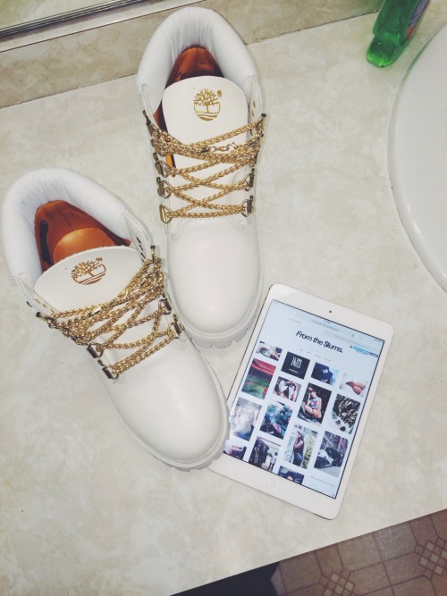 fionayabish: leanandcereal:  leanandcereal:  White timbs x Gold chains  Oh shit mama I’m famous lol 