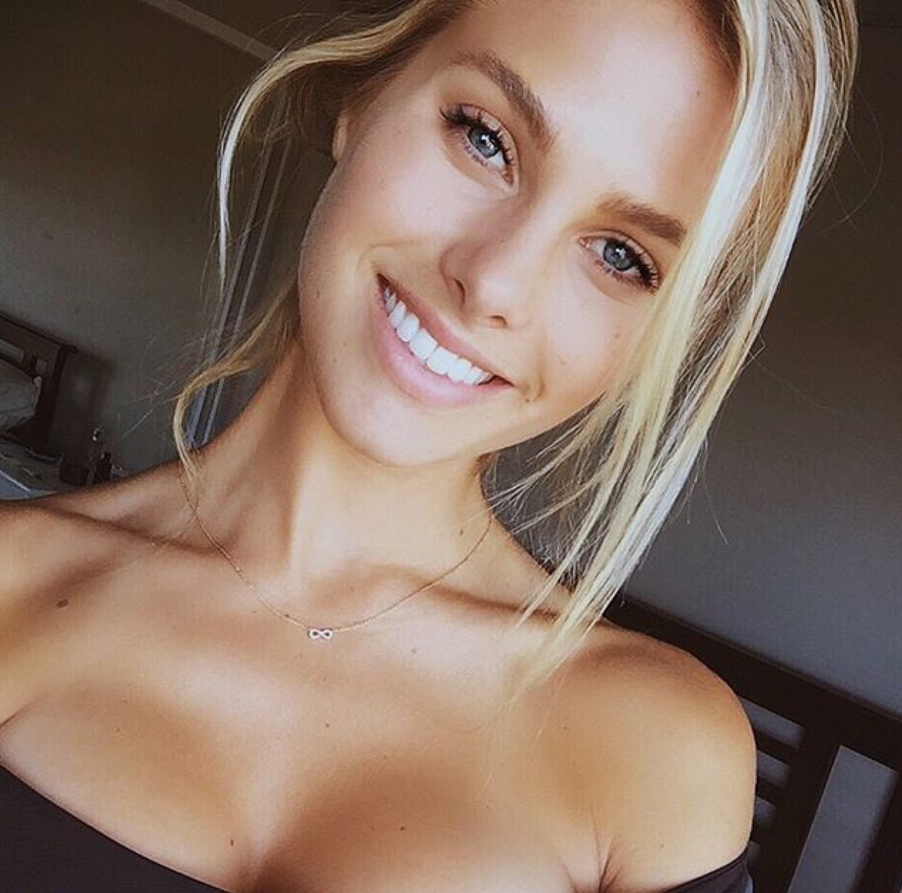 i-would-date-her:  Natalie Roser