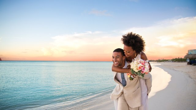 DESTINATION WEDDINGS AT ARUBA LUXURY RENTALS