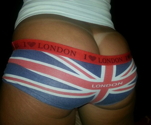 sandyc4fun: My favorite London bootyshorts getting ready for my European vacation this summer