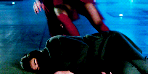 kara-luthors:Supergirl saving Lena Luthor’s life
