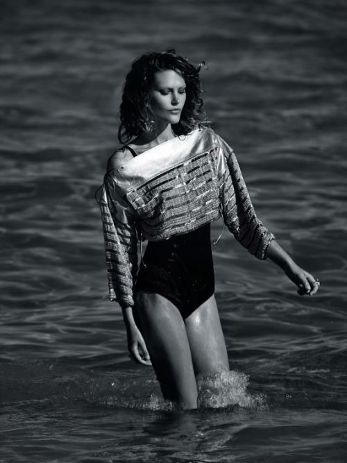 itshautephoto:Catherine McNeil by Gilles Bensimon for Vogue Australia, October 2014