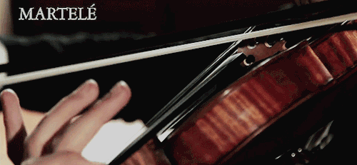 pianoviolinstudy:DÉTACHÉ —smooth separate bow strokes for each noteCOLLÉ —short sharp pinch, lift bo
