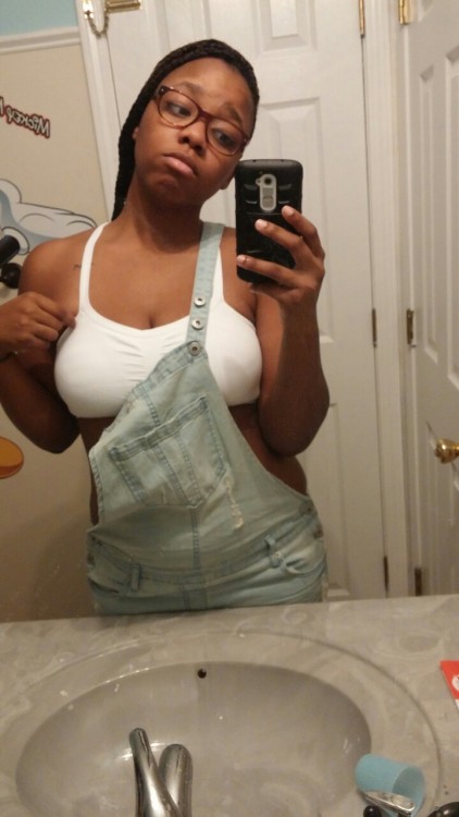 onemankingslife:pescatarian-princess:  Im winning 😉😉  Yes