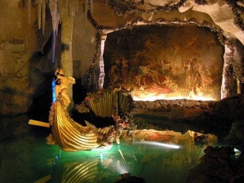 ornamentedbeing:omgtermblr:Linderhof Palace and the Venus GrottoThe Venus Grotto reminds me of the P