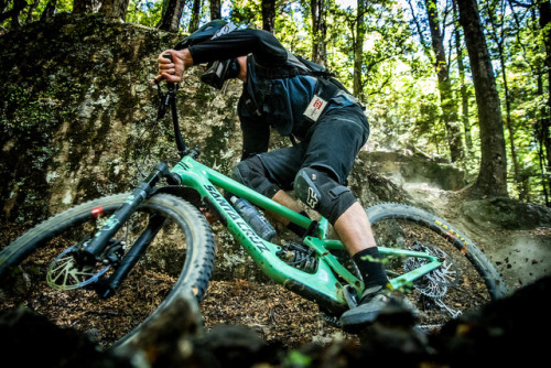 tsurun: (via First Ride: Santa Cruz Megatower - Pinkbike)