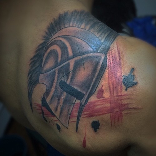 #cover #caverup #tapado #cubrimiento #tattoo #tatuaje #ink #inked #spartan #helmet #trashpolka #black #blackink #blacktattoo #rojo #red #casco #venezuela #lara #barquisimeto