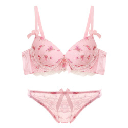 petitecherrycom:  So kawaii! ♡ June bra