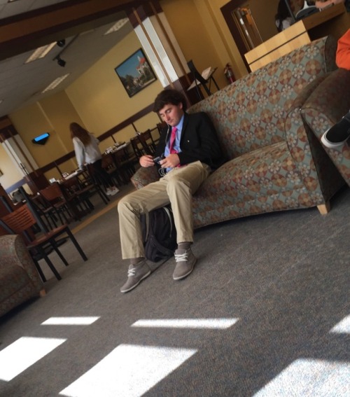 Frat #6 Location: Dinning Story: So I saw this frat waiting for his food, and damn he turned me on s