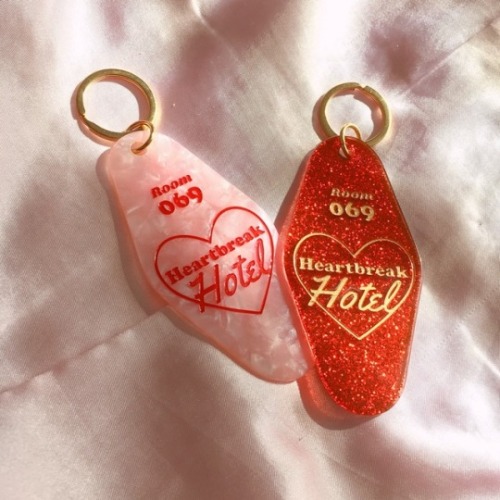 luvkid:♡matching keychains for my love &amp; me from @ bobbypinsco♡