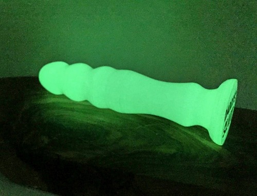 twistedskrews: ♥ AUGUST GIVEAWAY ♥FREE Custom TEXT Glow in the Dark Dildo.  For m