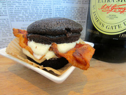 boozybakerr:  Chocolate Guinness Stout Cupcakes with Maple Cream Cheese and Bacon