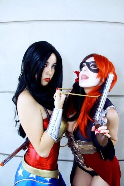 larchivio:  Wonder Woman and Harley Quinn