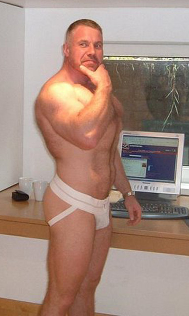 bearinnyc:  Loves me a hot daddy. 