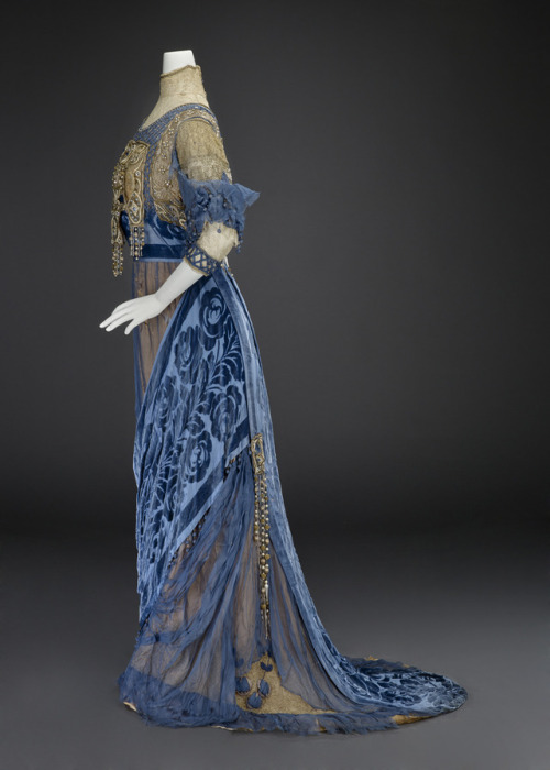 fashionsfromhistory: Evening Dress Girolamo Giuseffi c.1912Indianapolis Museum of Art