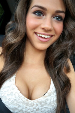 tittybombs:  This girl is so hot it’s insane.  http://malazavodnica.tumblr.com/tagged/me