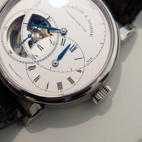 Last night at 8pm, #alangesohne launched this incredible Richard Lange Pour Le Merite Tourbillon in white gold with blued hands and accents in honor of the now open NYC boutique. Full details and pictures on HODINKEE. (This one is gorgeous, like fo...