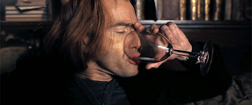 Crowley » 1.01 In The Beginning