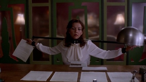 liquifiednostalgicsighs:  Secretary (2002)