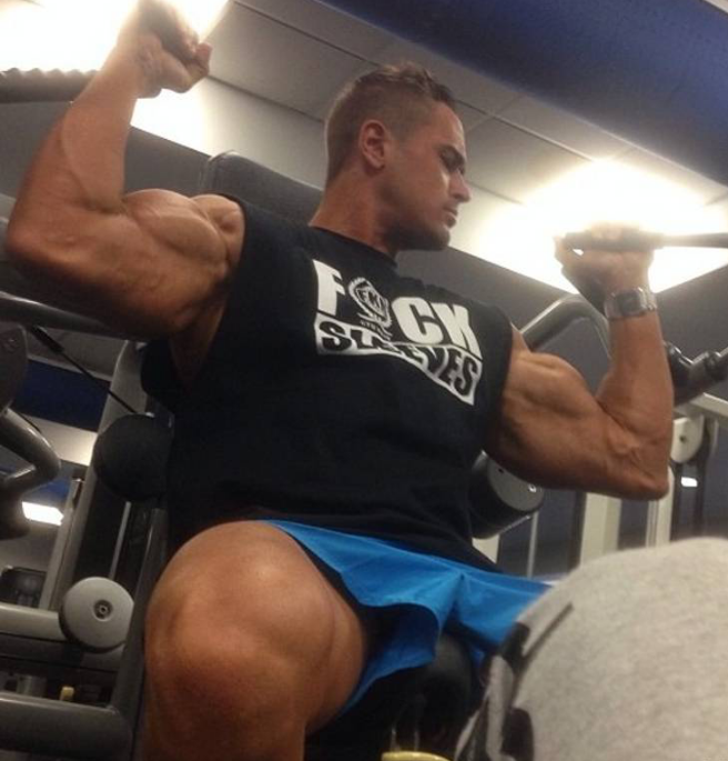 theconsolidator:  jadefristarz:  http://jadefristarz.tumblr.com  Follow The Consolidator.