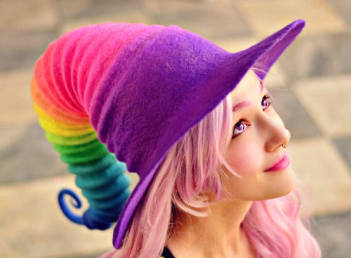 sosuperawesome:Felt Witch and Wizard Hats by HandiCraft Kate on EtsyHalloween Orders Through Septemb