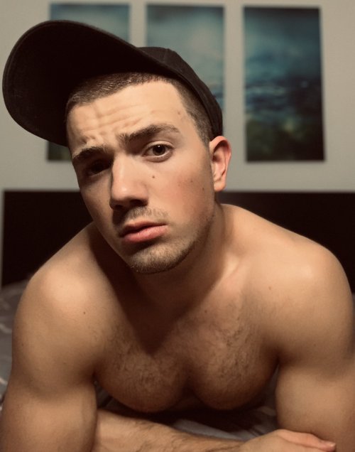 banging-the-boy: THE BEAUTIFUL BOY: Lewis   @Lewwisssss   | Scottish | Muscular Rugby Lad,    Scotland, United Kingdom    Saw this 21 year old beauty on Twitter today.  He is new to Twitter and has created a Onlyfans site only recently. His first time