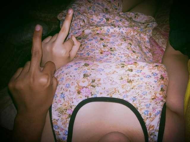 mrknocker:  equessladlass:  Wife..  Sila reblog dan komen apa korang nak buat ngan