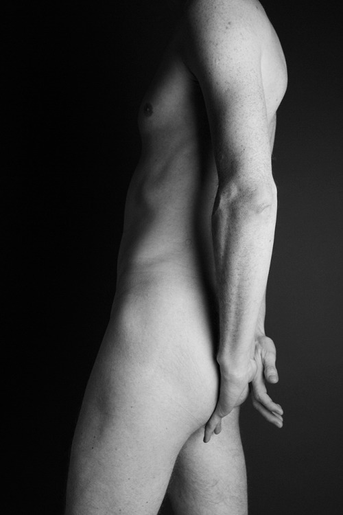 exhibition-i-st:  Black & white arty 