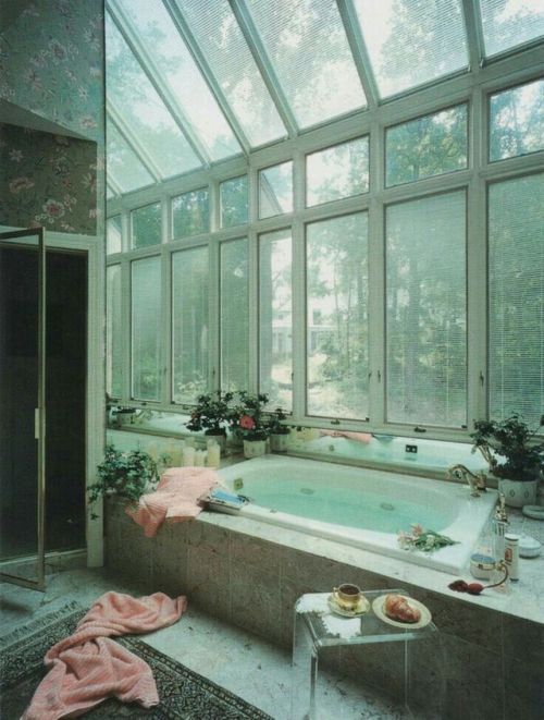 yoshibitchez060:80/90/early 2000′s interior design was peak.