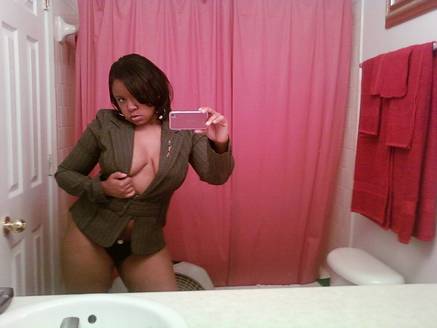 jazziedad:  Curvy Babe 💋 