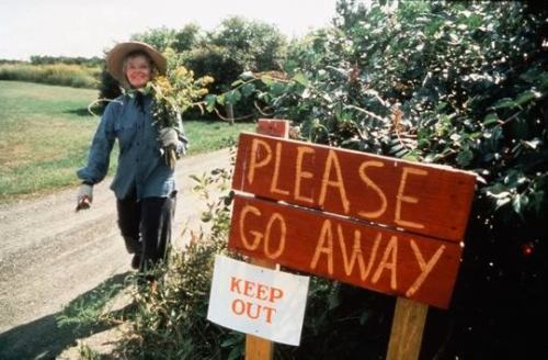 vintagesalt:Katharine Hepburn photographed in her driveway by John Bryson | 1985@ardenrosegarden she