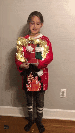blondebrainpower:  Virginia mom Megan Grimes crafted daughter’s Christmas sweater