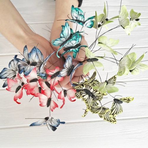 drumcorpsanatomy:  culturenlifestyle:  Polymer Based Hair Accessories Look Like Real Life Flying Butterflies by Iryna Osinchuk-Chajka Ukrainian artist Iryna Osinchuk-Chajka from Eten Iren creates exquisite jewelry, which accurately mimics the shape and