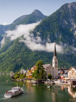 travellightboxblog:  breathtakingdestinations:  Hallstatt - Austria (by Patrick Dugan)   Bucket List It 