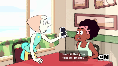 lcpislczulii:  Pearl + Her New Cell Phone