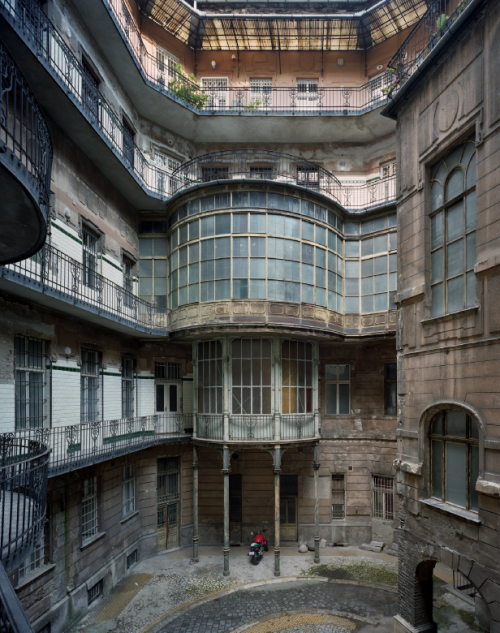 wi1ika: detournementsmineurs: “Budapest Courtyards” by Yves Marchand et Romain Meffre, B