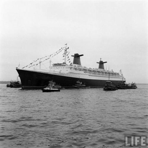 SS France in New York (George Silk. 1962)