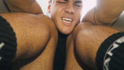 teenage-b0ners:  imagine Grayson bottoming 😍