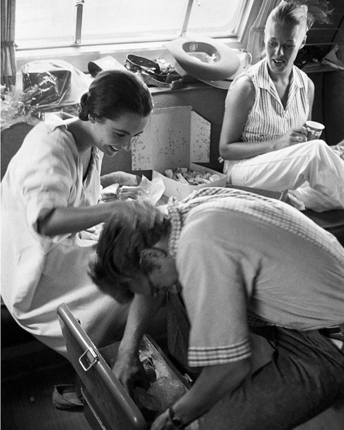 James Dean Visiting Elizabeth Taylor In Her Trailer During The Filming Of Giant (1955)