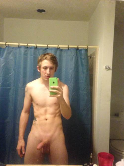 nakedguysfromkik:  Cute dank!!