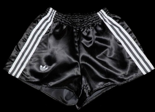 vintageboyshorts:Shiny satin polyamide shorts 1980 style