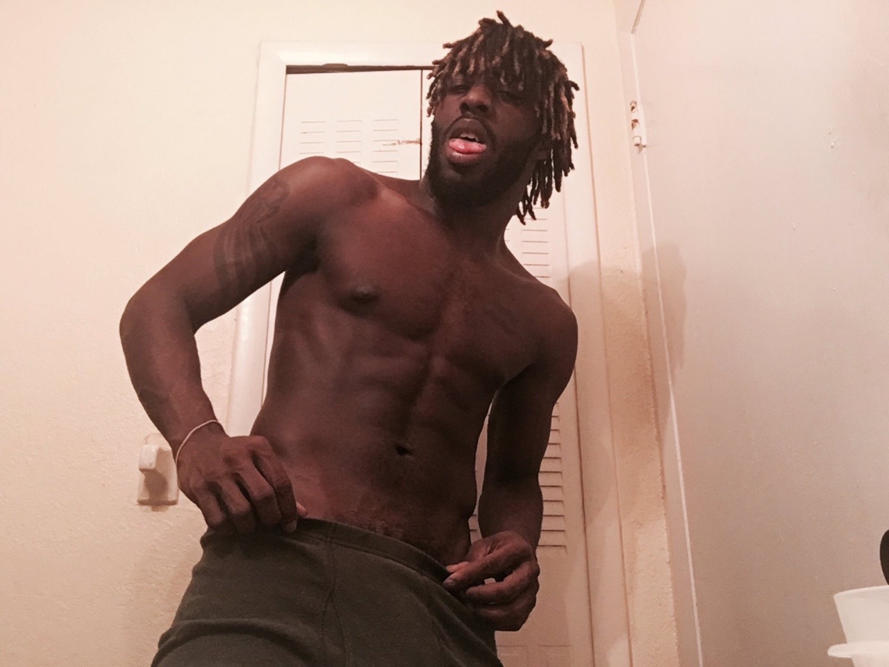 ishitcupcakes:  Feels so good being bad 😈😏💦 // sc: aceyspades  twitter: