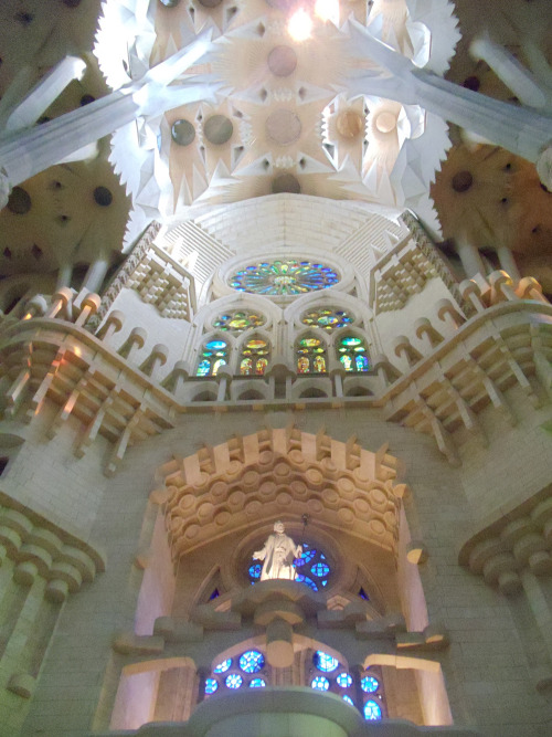 Templo de la Sagrada Familia (Interior), Barcelona, Catalonia, Spain.